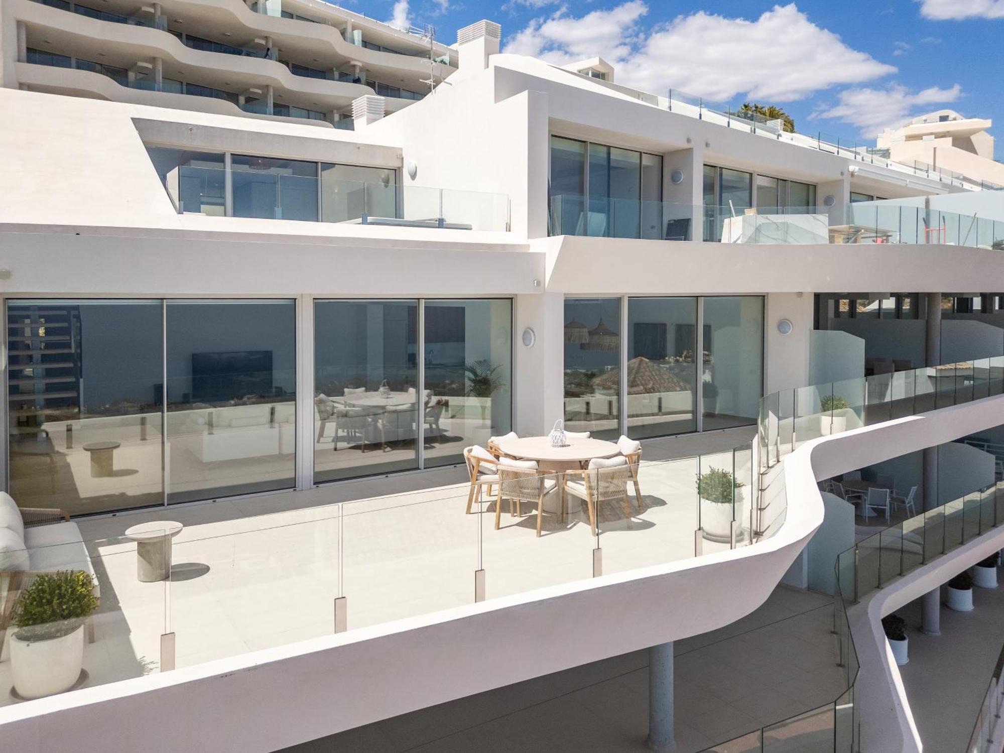 Apartment Panoramic Sea View 4 Bedroom Stupa Duplex With Jacuzzi